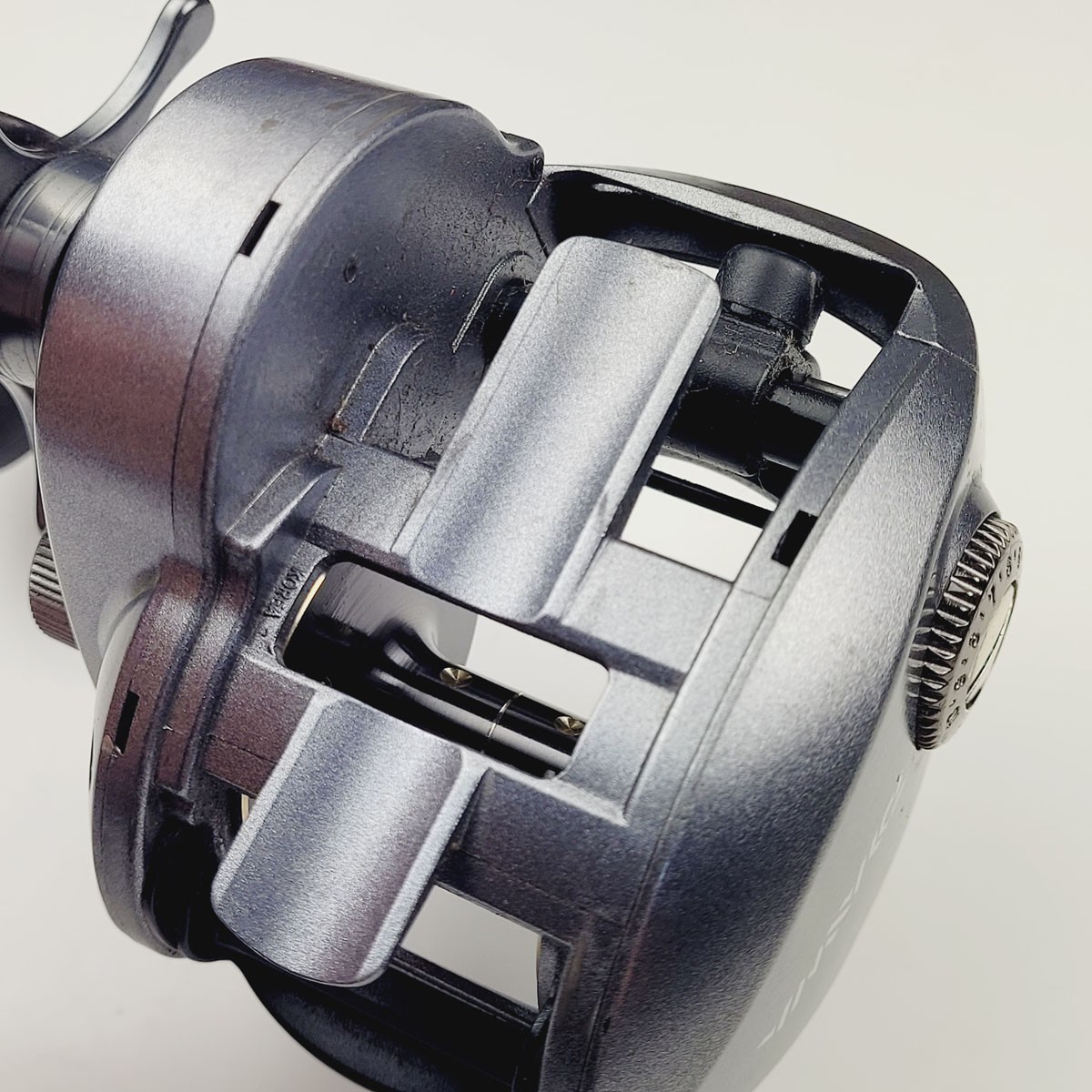 Daiwa Lexa 300 HS-P Baitcasting Reel with Power Handle