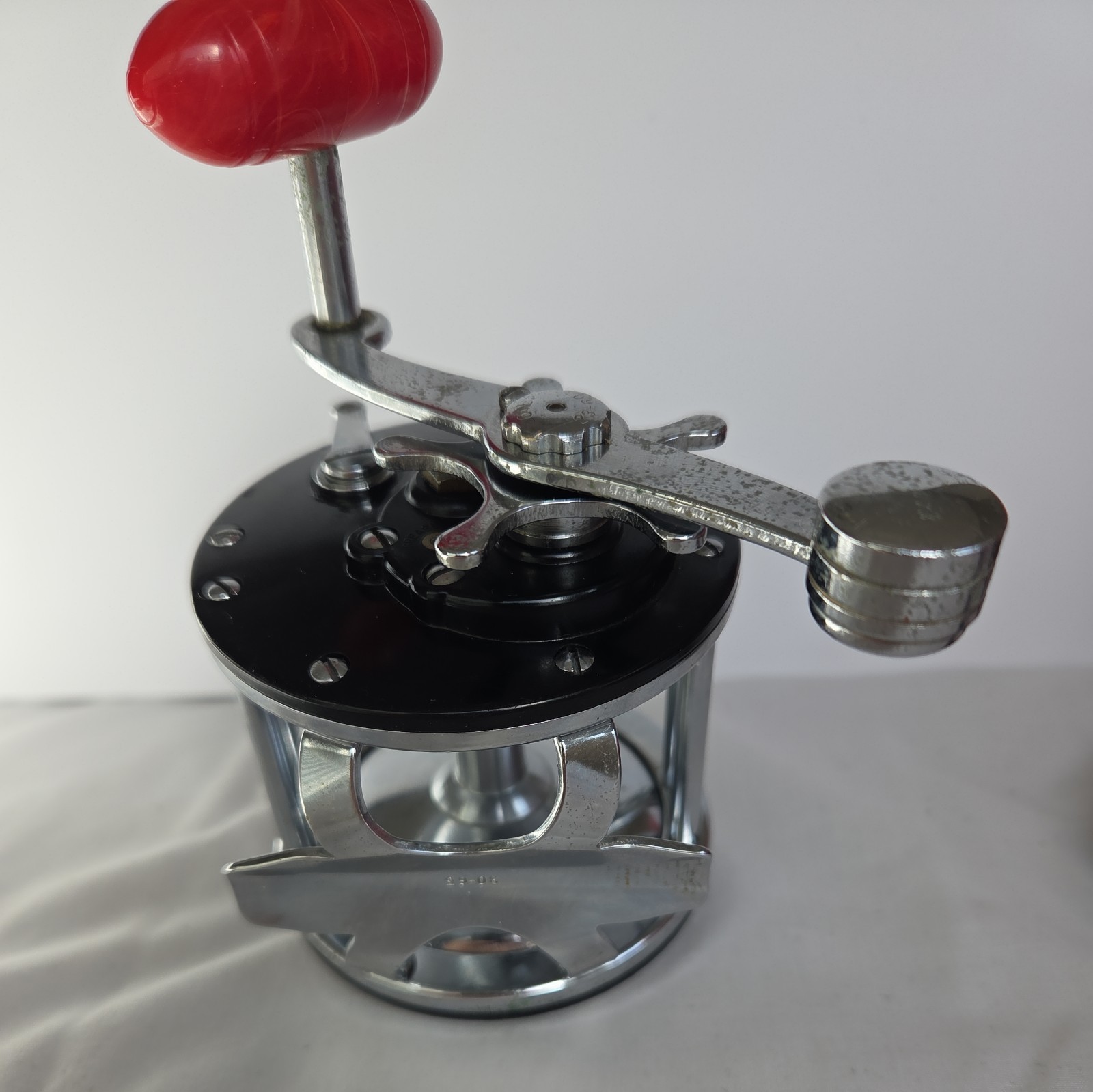 FISHING REEL VINTAGE PENN 65 LONG BEACH STAR DRAG RIGHT HANDED WORKING CLEAN