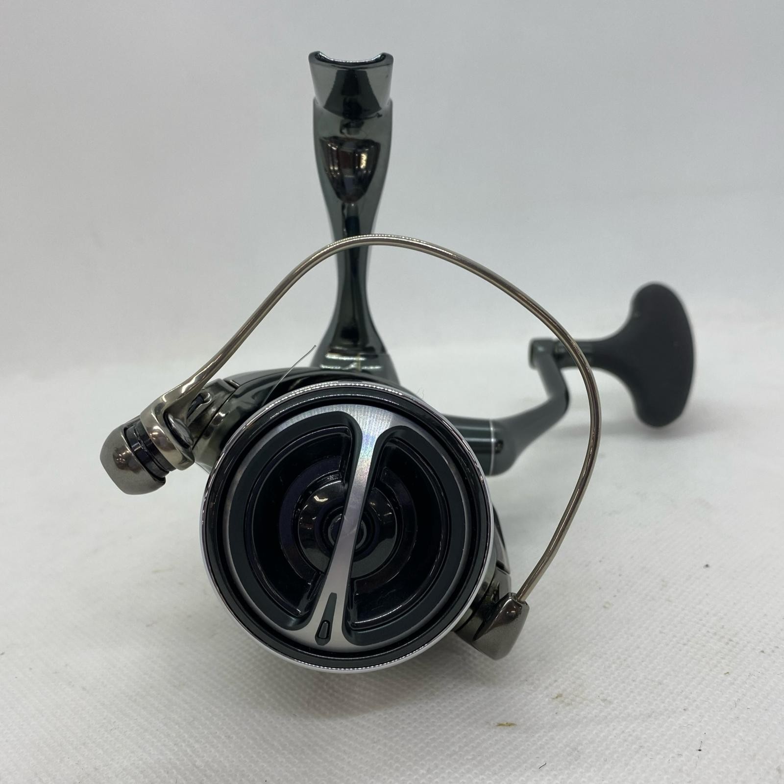 Shimano 22 Stella C3000MHG Spinning Reel – Used, From Japan