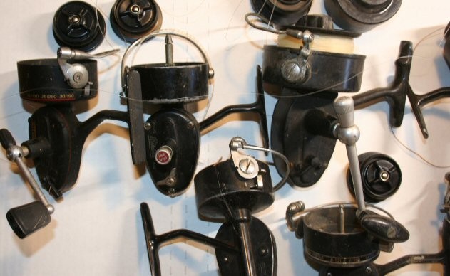 Lot of 8 Assorted Fishing Reels Mixed Lot, Mixed Types from an estate – SEE PICS