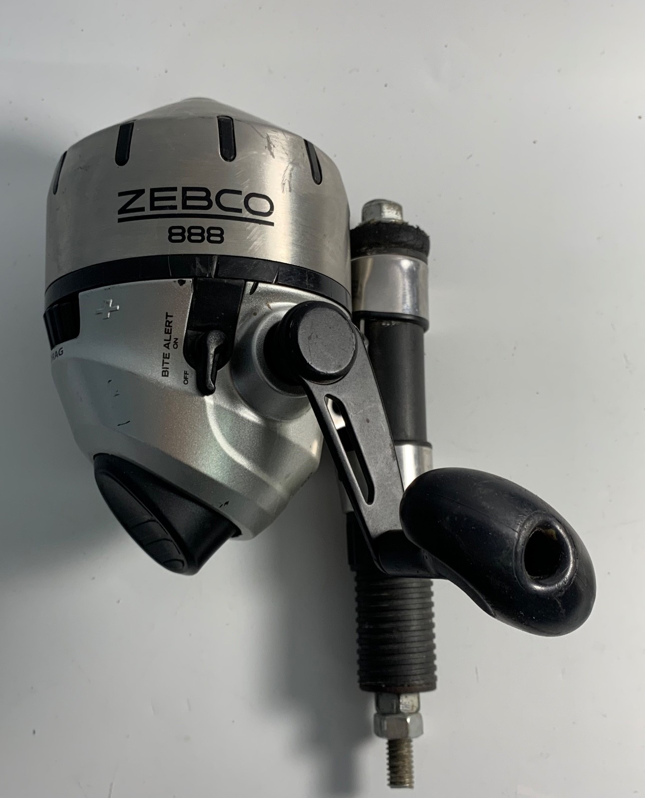 Zebco 888 Spincast Reel Stainless Steel 25 lb Drag w/ Bow fishing Reel Seat