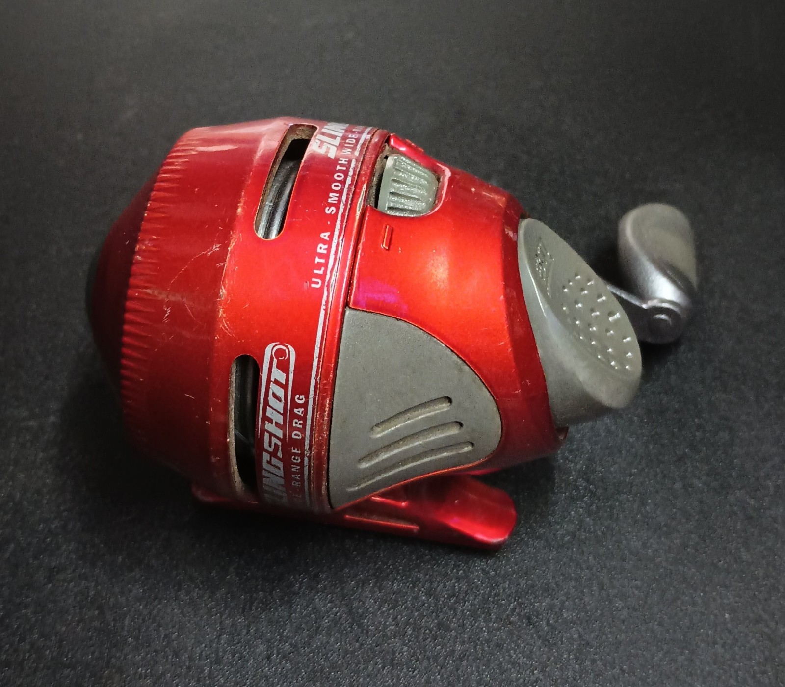 Zebco Slingshot Spincast Fishing Reel Red Push Button Used Good Condition