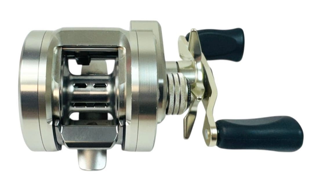 DAIWA Ryoga 1016 Bait Reel Fishing Gear Slightly Used Great Condition