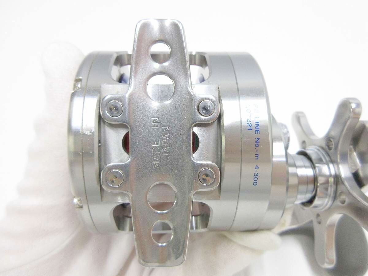 DAIWA Reel Saltiga Z30 Baitcast Saltwater Fishing RH Used Quick Handle