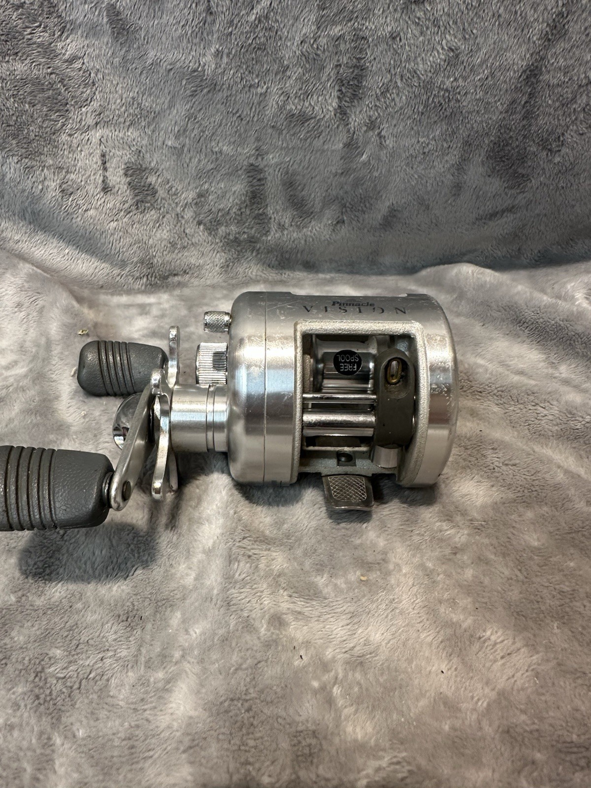 PINNACLE VISION VS 10 FISHING REEL #11