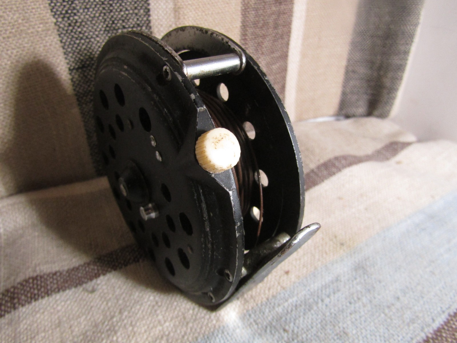 Vintage Horrocks-Ibbotson HI 1857 Reel Japan Fresh Water Fly Reel fishing-Works