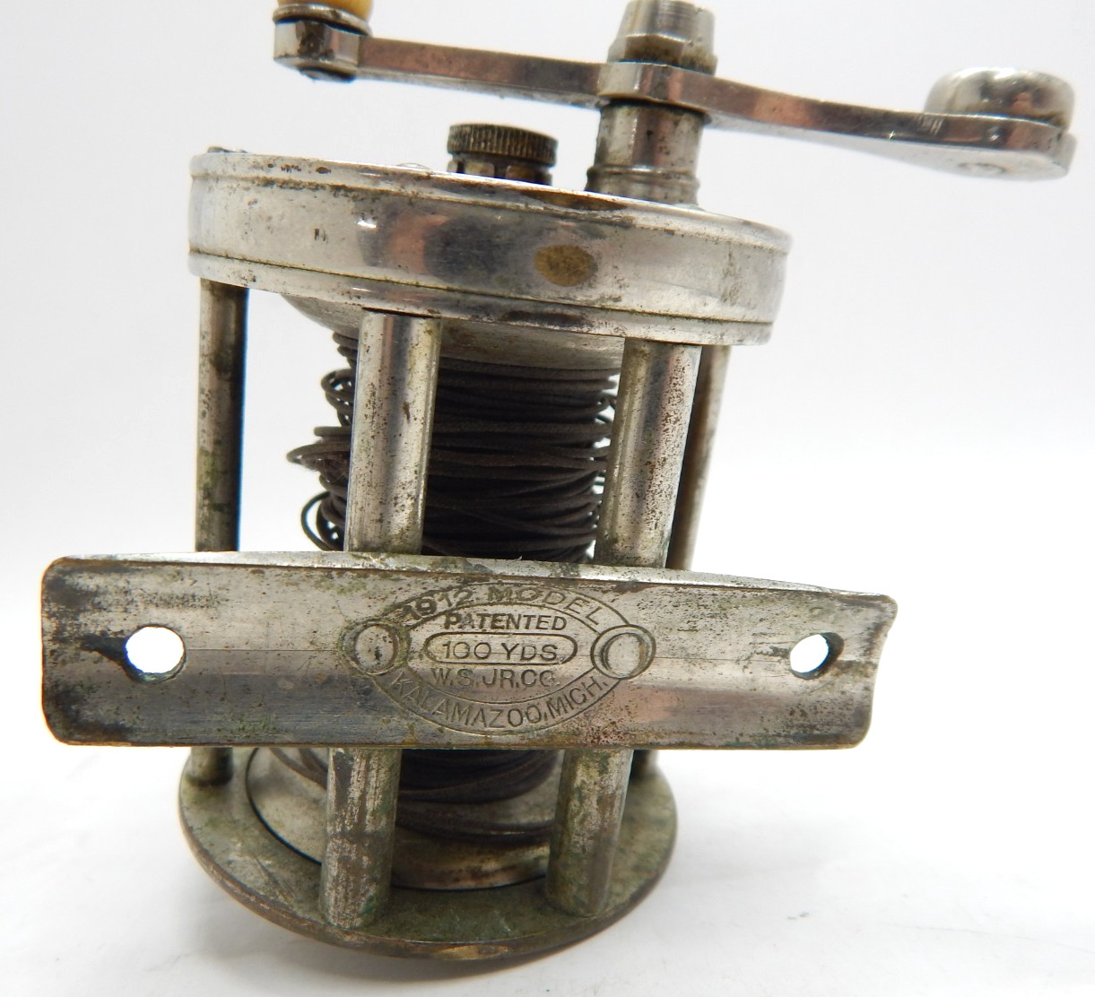 Vintage Shakespeare Universal 23038 Fishing Bait Casting Reel Small Compact Size